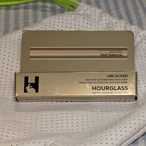 Mini Hourglass Unlocked Instant Extensions Mascara